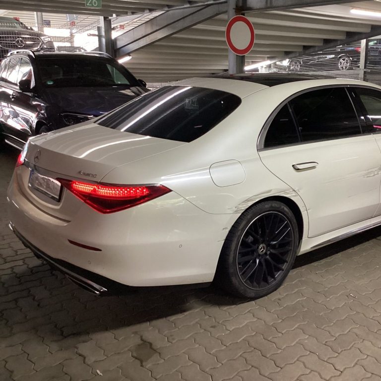 Mercedes Gutachten Unfallschaden bei einem Mercedes, rechte Heckseite